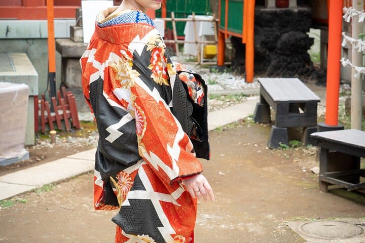 Oiran Makeover in Yoshiwara: Authentic Edo-Era Kimono & Photo Experience in Tokyo
