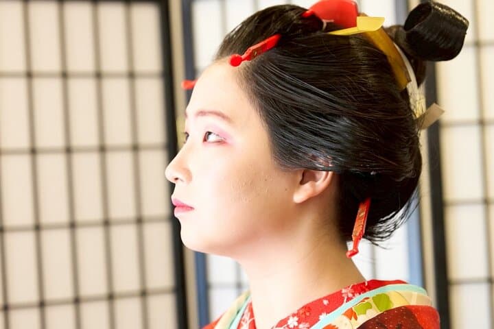 Oiran Makeover in Yoshiwara: Authentic Edo-Era Kimono & Photo Experience in Tokyo photo 5