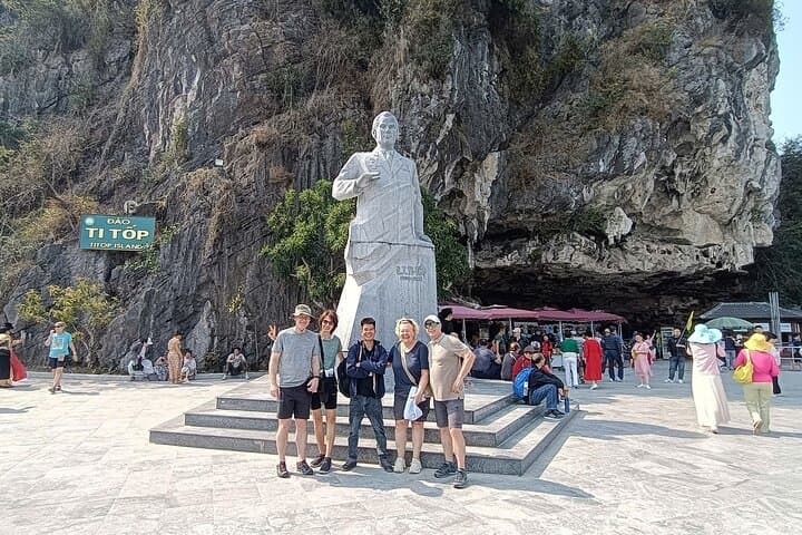 Halong Bay Full-Day Shore Excursion — Cruise, Kayak & Sung Sot Cave photo 6