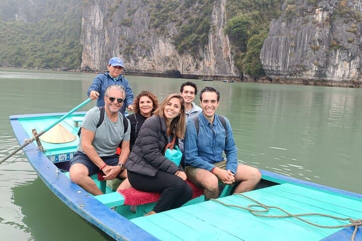 Halong Bay Full-Day Shore Excursion — Cruise, Kayak & Sung Sot Cave photo 4