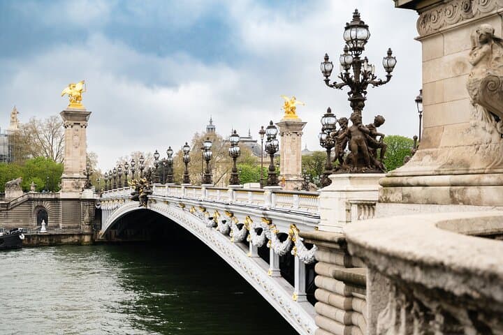 One-Day Paris Sightseeing Tour with Hotel Pickup — Eiffel, Louvre & Montmartre photo 4