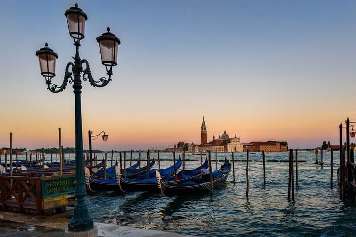 Private Gondola Ride in Venice: Discover the Floating City photo 3