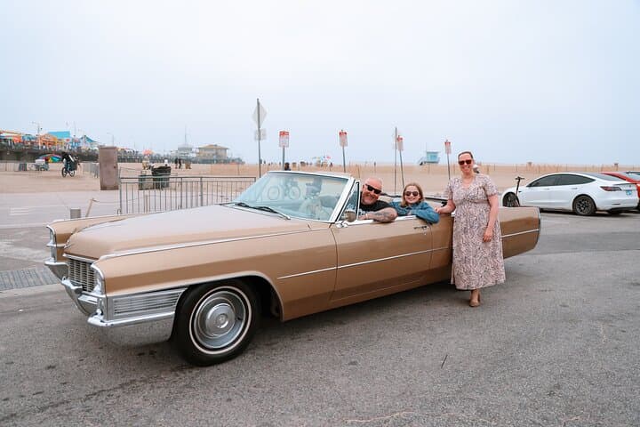 Los Angeles Private Vacation Photoshoot: Capture Iconic LA Landmarks with a Pro photo 2