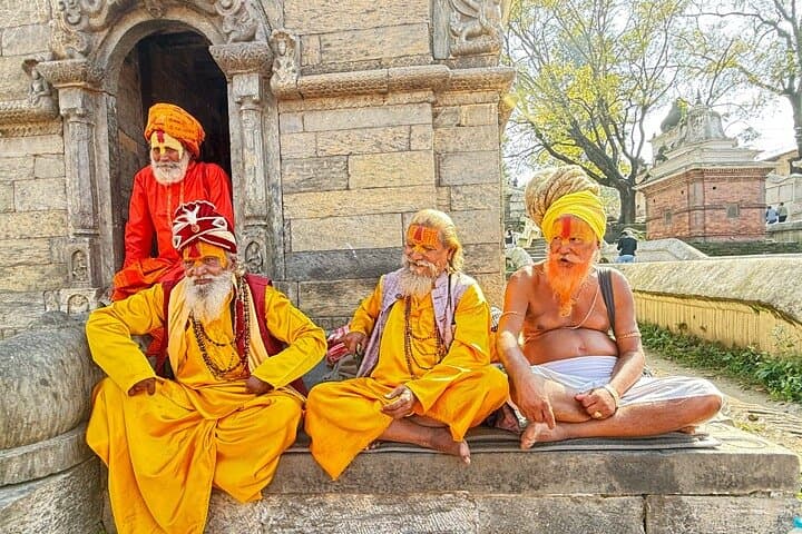 Golden Triangle Day Tour Kathmandu: Boudhanath, Pashupatinath & Bhaktapur in One Day