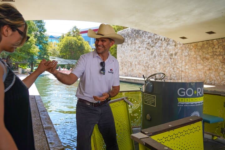 San Antonio Premium City Tour: Alamo, River Walk Cruise & Tower of the Americas photo 2