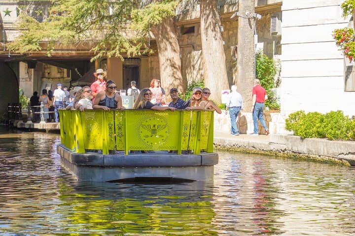 San Antonio Premium City Tour: Alamo, River Walk Cruise & Tower of the Americas photo 5