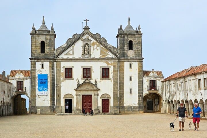 Explore Arrábida Natural Park & Sesimbra: Coastal Cliffs, Bays & Dolphins from Lisbon photo 4