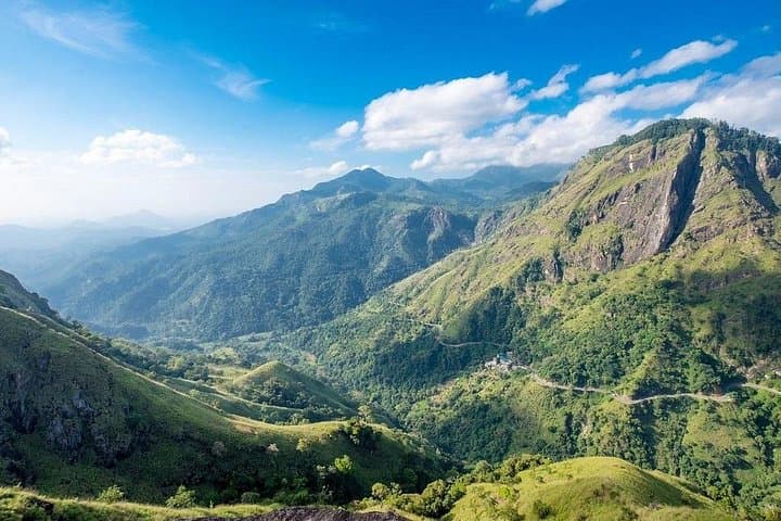 Ella Day Tour: Nine Arch Bridge, Little Adam’s Peak & Halpewatte Tea Factory photo 3