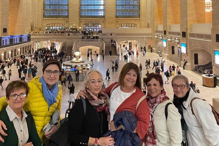 Midtown Manhattan in Spanish: Grand Central, Skyscrapers & Local Stories Walking Tour photo 3