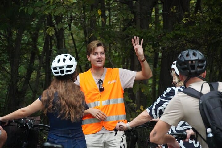 Central Park Bike Tour on Dutch & E-Bikes — Guided Manhattan Ride photo 3