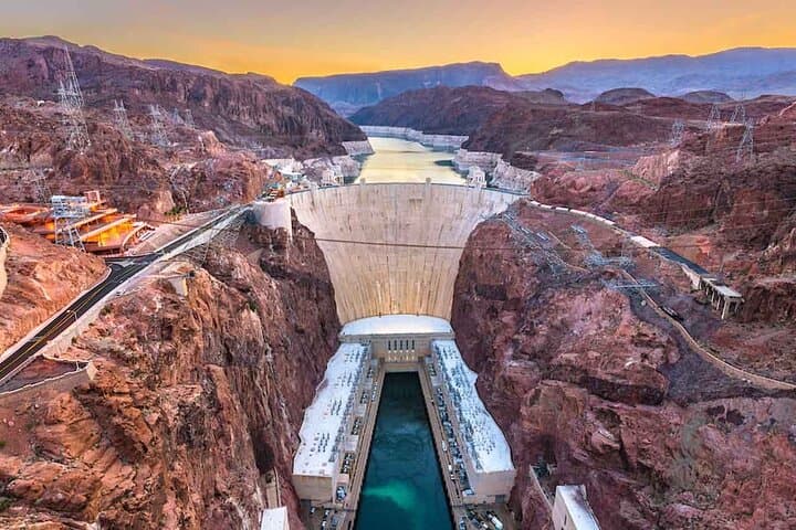 Hoover Dam Small-Group Walking Tour with Powerplant Access