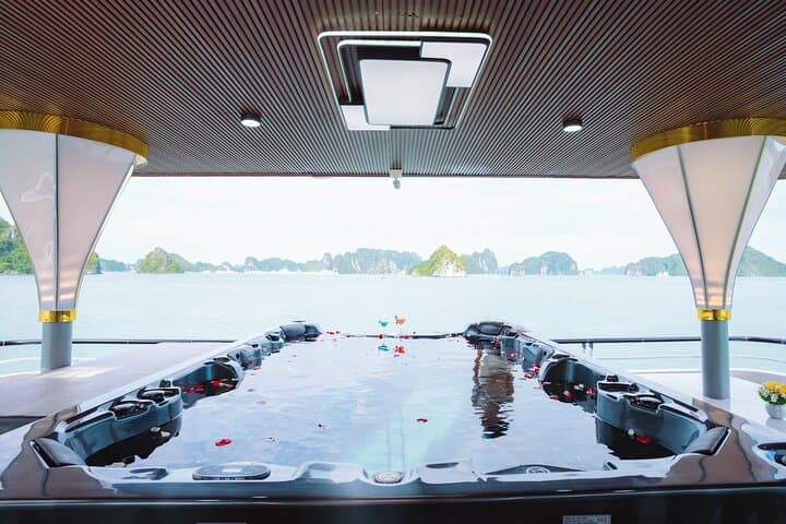 Halong Bay 5-Star Day Cruise: Buffet, Kayaking, Sung Sot Cave & Jacuzzi photo 5