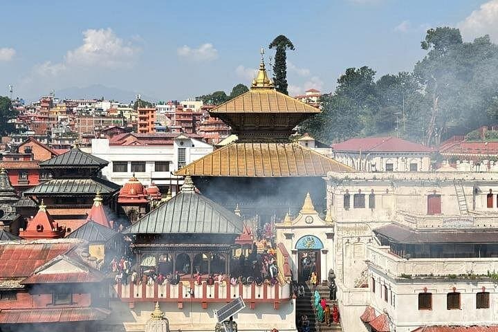 Full-Day Kathmandu World Heritage Tour: Swayambhunath, Durbar, Boudhanath & Pashupatinath photo 3