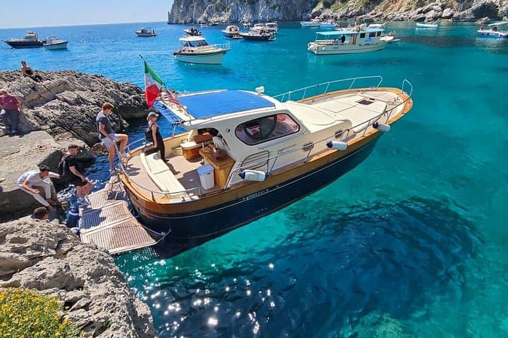 Capri and Amalfi Coast Gozzo Tour: Sorrento Full-Day Boat Experience photo 1