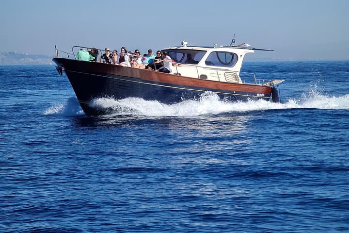 Capri and Amalfi Coast Gozzo Tour: Sorrento Full-Day Boat Experience photo 4