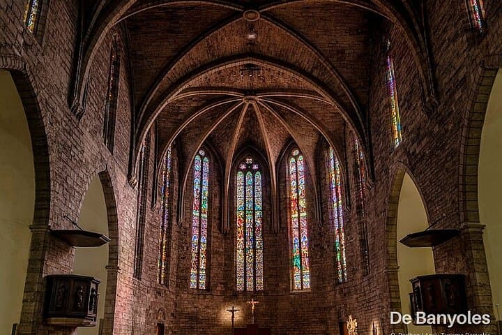 Banyoles Historic Walking Tour: Lake Loop, Les Estunes & Font Pudosa photo 2