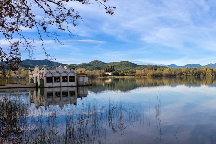 Banyoles Historic Walking Tour: Lake Loop, Les Estunes & Font Pudosa photo 4
