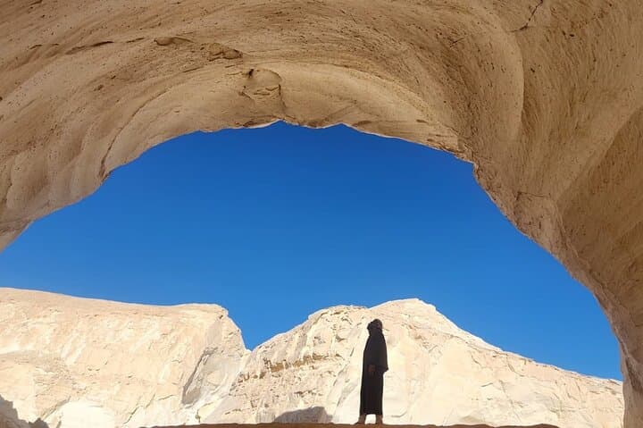 White & Black Desert Camping: 2-Day Bedouin Camp and 4x4 Safari from Cairo photo 3