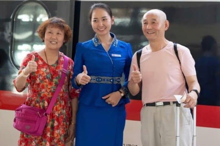 Laos–China High-Speed Railway: Luang Prabang to Vientiane Local Tour & Train Ticket photo 4