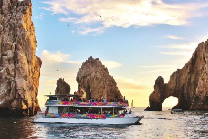 Cabo Escape Sunset Cruise: Dinner, Open Bar & Arch Views