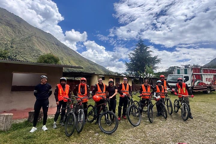 Inca Jungle Trail: 4-Day Bike, Hike & Machu Picchu Adventure