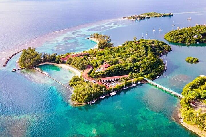 Day Pass at Fantasy Island Beach Resort, Roatán — All-Inclusive Beach Escape photo 2