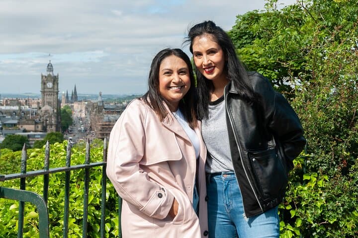 Original Edinburgh Private Photoshoot Walking Tour — 14 Iconic Locations photo 5