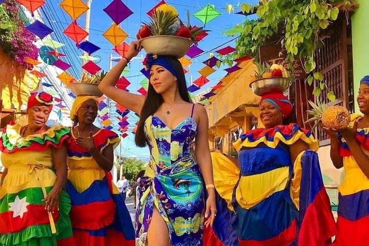 Cartagena Street Food & Getsemaní Walking Tour — Authentic Eats, History & Color photo 4