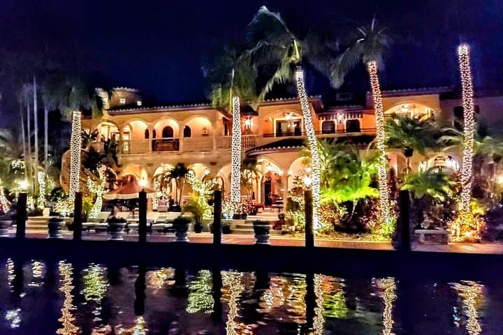 Fort Lauderdale Holiday Lights Cruise: Millionaires' Row by Water photo 1