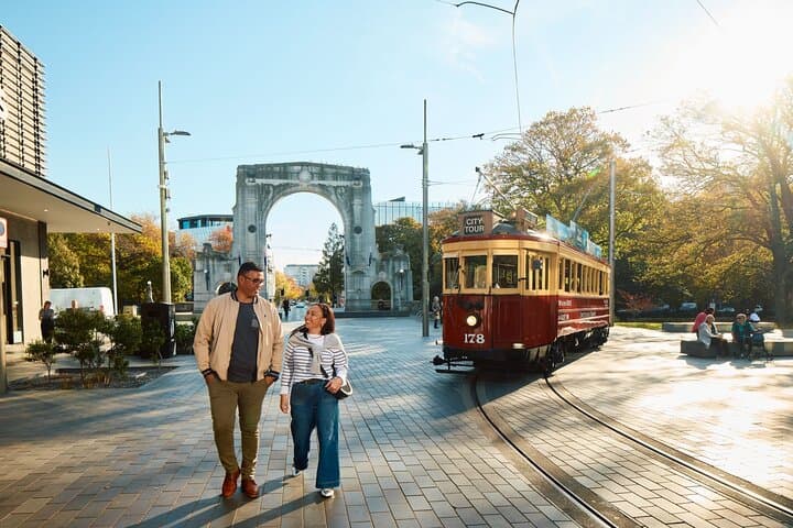 Christchurch Essentials: Guided Walking Tour from the Bridge of Remembrance photo 4