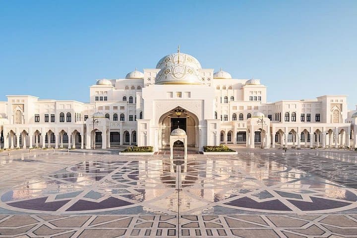 Private Chauffeur Transfer Dubai to Abu Dhabi — Comfortable Door-to-Door Ride photo 3