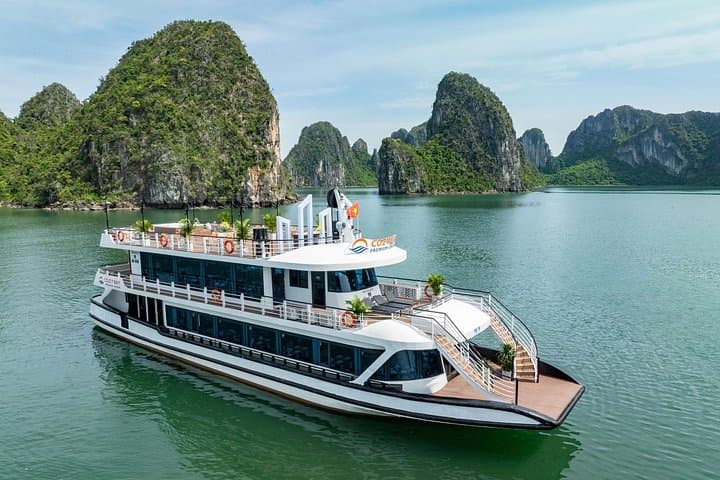 Halong Bay 6-Hour Luxury Day Cruise: Sung Sot Cave, Ti Top Island & Kayaking photo 2
