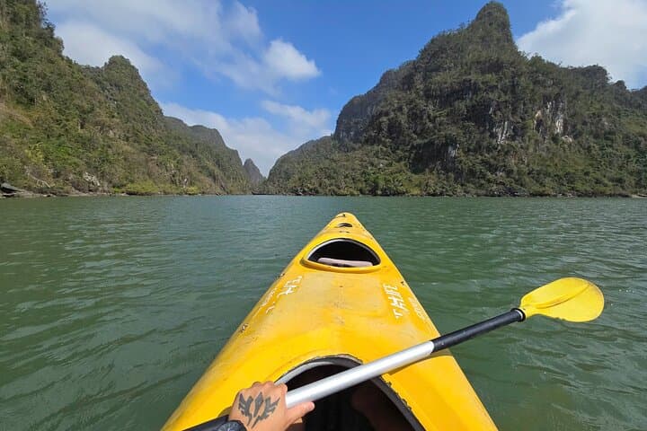 3-Day Oasis Bay Cruise: Halong Bay Shared Tour with Kayaking, Jacuzzi & Cat Ba Cave Dinner photo 3