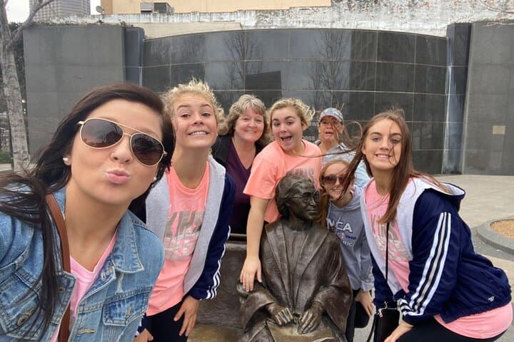 Discover Downtown Dallas: Interactive Scavenger Hunt Through History and Public Art photo 2