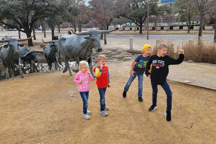 Discover Downtown Dallas: Interactive Scavenger Hunt Through History and Public Art