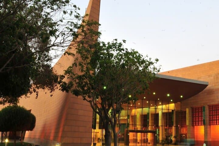 Riyadh City Tour: Masmak Fortress, Al-Zal Market & National Museum Evening Exploration photo 4