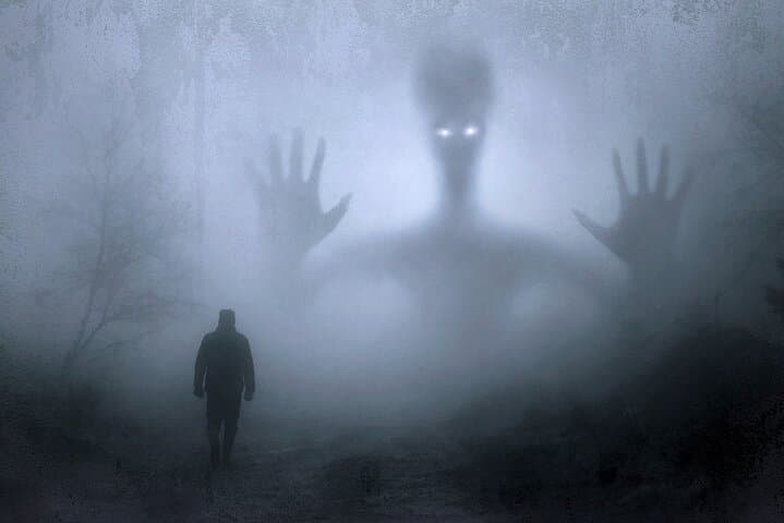 Haunted Castles and Ghost Legends VIP Tour in Luxembourg's Oesling photo 3