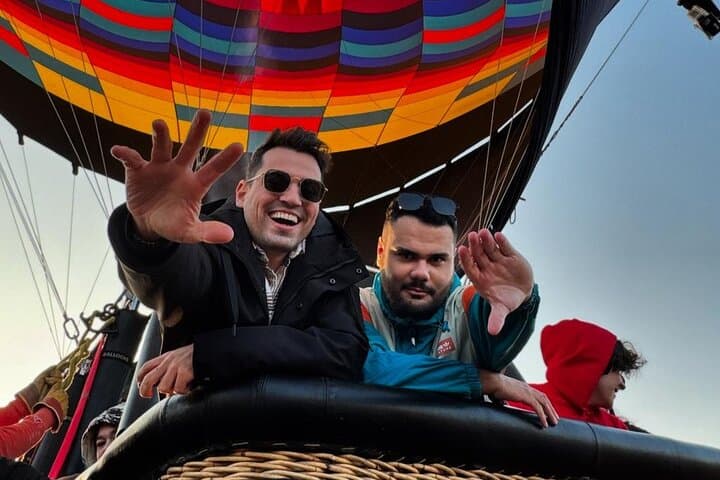 Hot Air Balloon Over Teotihuacan: Sunrise Flight, Cave Breakfast & Obsidian Workshop