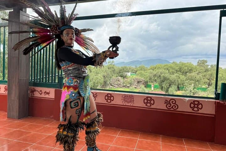 Hot Air Balloon Over Teotihuacan: Sunrise Flight, Cave Breakfast & Obsidian Workshop photo 2