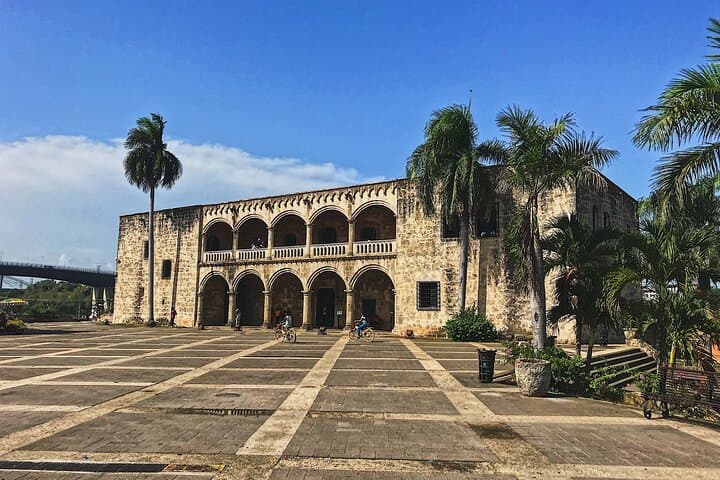 Full-Day Santo Domingo Tour — Colonial Zone, Tres Ojos & Malecón with Lunch