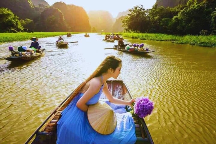Quang Phu Cau & Ninh Binh Day Tour: Tam Coc Boat, Mua Cave & Bai Dinh photo 3