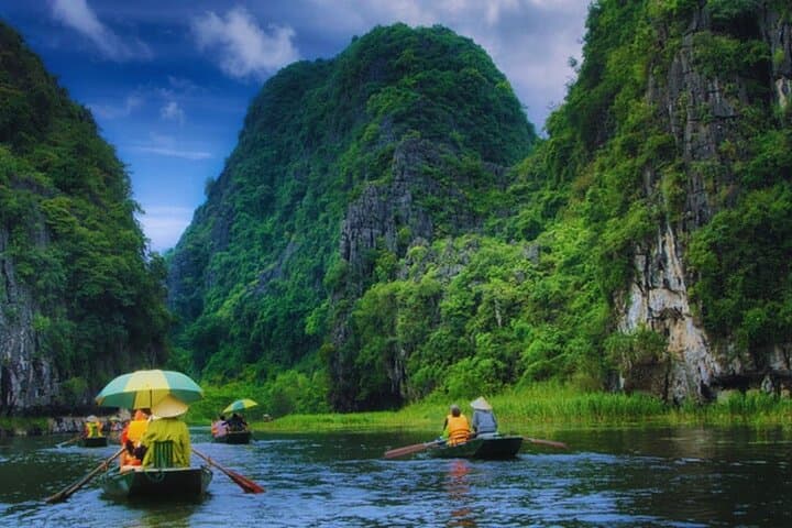Quang Phu Cau & Ninh Binh Day Tour: Tam Coc Boat, Mua Cave & Bai Dinh photo 4