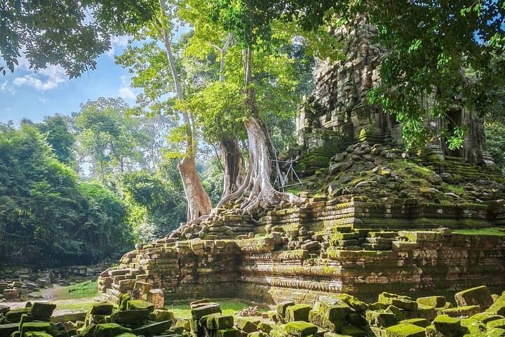 Angkor Wat Full-Day Private Tour: Bayon, Ta Prohm & Phnom Bakheng Highlights photo 4