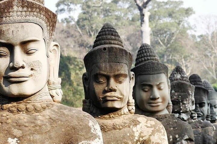 Angkor Wat Full-Day Private Tour: Bayon, Ta Prohm & Phnom Bakheng Highlights photo 5