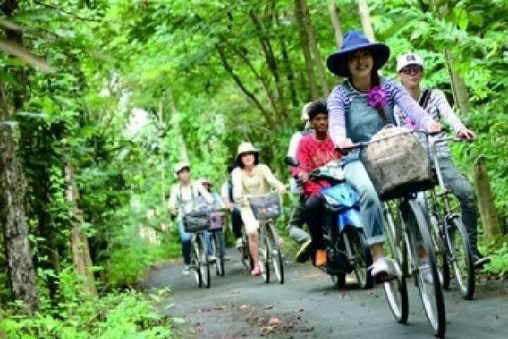 Bangkok Hidden Oasis: Bang Krachao Cycling Tour & River Boat Ride photo 2