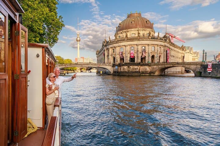 Mulled Wine on the Rocks: Winter Evening Cruise on Berlin’s Spree photo 2