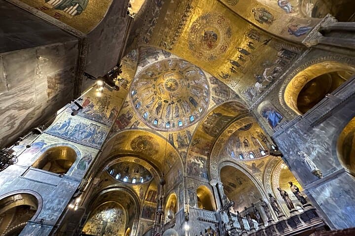 Skip-the-Line Venice Private Tour: St. Mark, Doge’s Palace & Gondola Experience photo 5