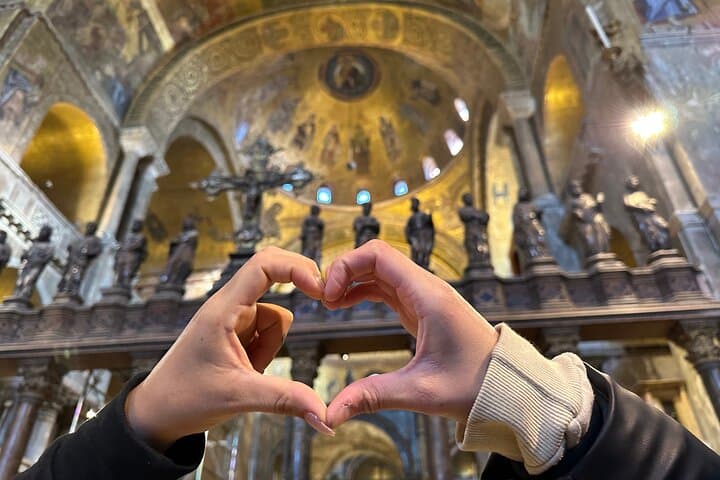 Skip-the-Line Venice Private Tour: St. Mark, Doge’s Palace & Gondola Experience