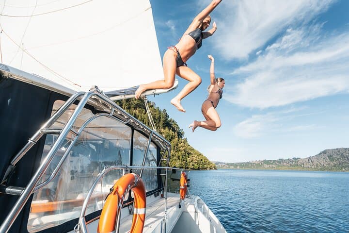 Luxury Sail to the Māori Rock Carvings on Lake Taupo photo 4