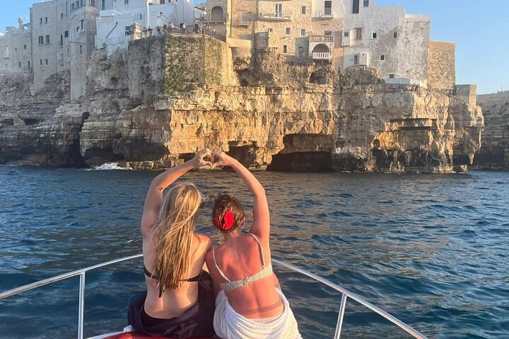 Private 7.5-Hour Cave & Snorkel Boat Tour from Monopoli to Polignano a Mare